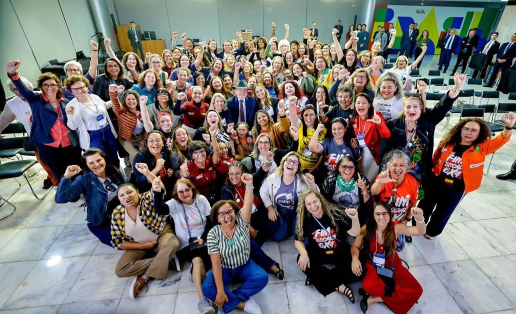 SITRAMONTI-MG participa de curso para formação de Dirigentes Sindicais, em Brasília SITRAMONTI-MG participa de curso para formação de Dirigentes Sindicais, em Brasília