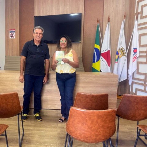 Edmilson Custódio divulga livro com apoio do SITRAMONTI-MG