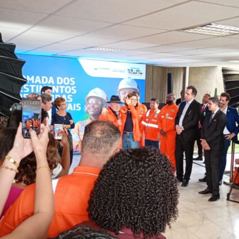 Presidente Lula anuncia investimento bilionário na REGAP Betim Presidente Lula anuncia investimento bilionário na REGAP Betim
