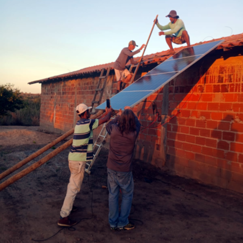 Projeto Semeadores de Luz - Energia Solar para Alfabetizar Quilombolas no Vale do Jequitinhonha